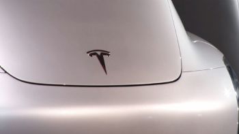 Αποκαλυπτήρια για το φορτηγό της Tesla