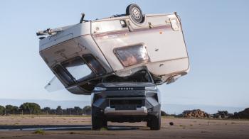 ��������� Toyota Hilux: ��� ������ ���������� 760kg! (video) 