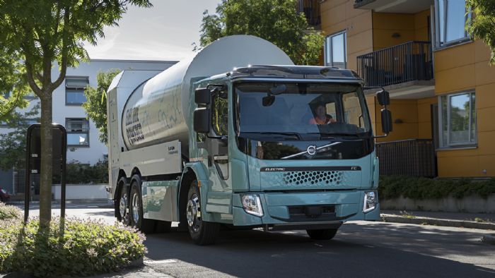 H Volvo Trucks το 2021 σημείωσε πάνω από 1.100 πωλήσεις παγκοσμίως σε περισσότερες από 20 χώρες (στη φωτό το Volvo FE Electric).
