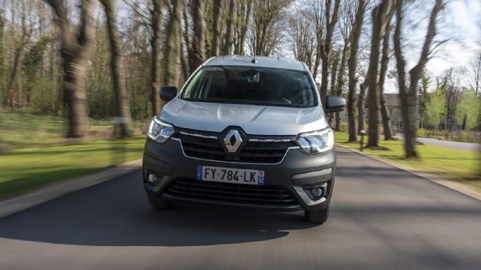 Αν και είναι ιδιαίτερα προσιτό στην αγορά του, το ετοιμοπαράδοτο Renault Express Van δεν κάνει «εκπτώσεις» στην ασφάλεια.