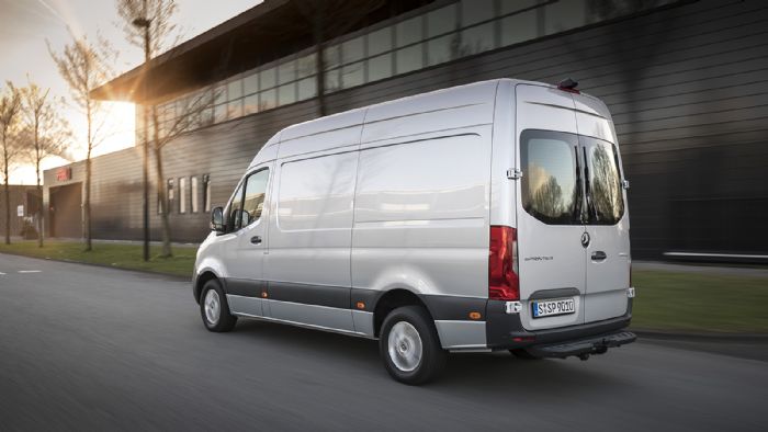 Ο μέγιστος όγκος του χώρου φόρτωσης των εκδόσεων Van του Mercedes-Benz Sprinter ανέρχεται στα 17,0κ.μ. 