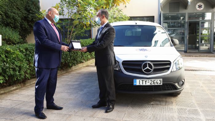 Η Mercedes-Benz υποστηρίζει το EKAB