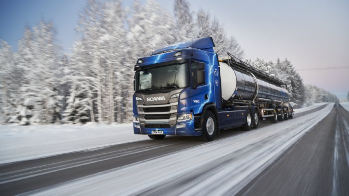 Το πρώτο ηλεκτρικό φορτηγό της Scania για βάρος συρμού 64 τόνων, δοκιμάζεται στην πράξη από την εταιρεία χημικών Wibax.