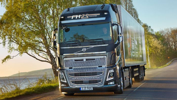 Μία ειδική έκδοση του FH παρουσίασε η Volvo Trucks, γιορτάζοντας με αυτό τον τρόπο την εισαγωγή του αρχικού Volvo FH το 1993, το οποίο έγινε αισίως 25 ετών.