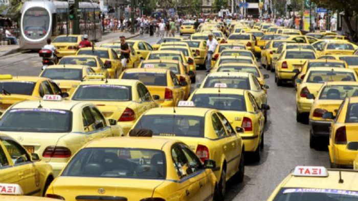 Σε στάση εργασίας τα ταξί στις 8 Νοεμβρίου