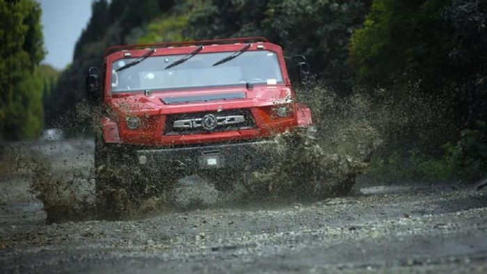 Το Warrior M50 της Dongfeng αποτελεί την έκδοση δρόμου του στρατιωτικού οχήματος Mengshi EQ2050.