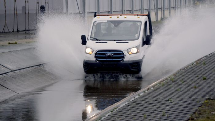 Τα «βασανιστήρια» του Ford E-Transit (+vid)