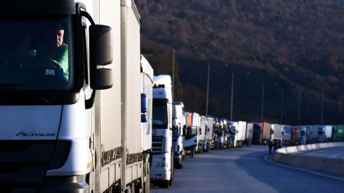 Με βάση τα ισχύουν πλέον στην νομοθεσία για το Η.Α.Σ. φορτηγών ΔΧ, σε κάθε σχετική παράβαση επιβάλλεται πρόστιμο ύψους 3.000 ευρώ…