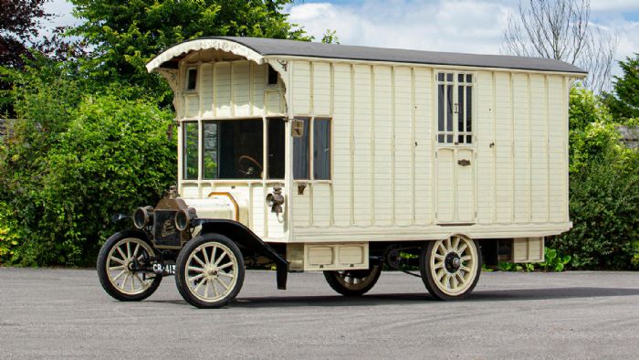 Στις 10 Σεπτεμβρίου πρόκειται να δημοπρατηθεί το Ford Model T Motor Caravan του 1914, που αυτοπροσδιορίζεται ως το παλαιότερο αυτοκινούμενο τροχόσπιτο του κόσμου.