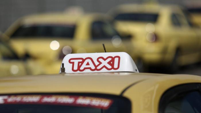 Στήριξη ΣΑΤΑ για τα 7θέσια-9θέσια ταξί από την Περιφέρεια Αττικής
