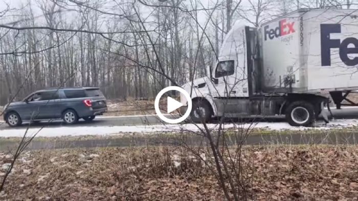 SUV της Ford ξεκολλάει τράκτορα της FedEx