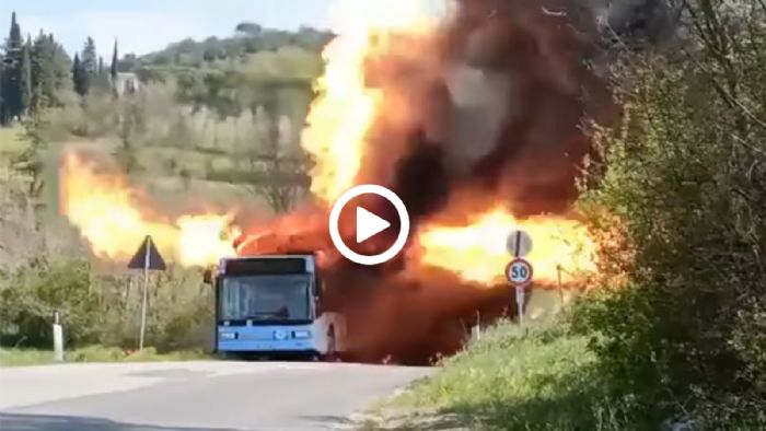 Λεωφορείο κατακαίει το σύμπαν!