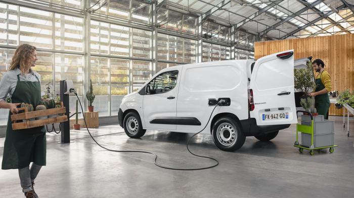 Πόσο έτοιμη είναι η ελληνική αγορά για να λειτουργήσει μόνο με ηλεκτρικά ελαφρά επαγγελματικά από το 2030; 