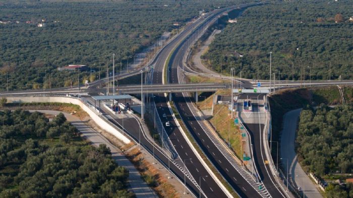 Μειώσεις έως και 0,20 ευρώ θα ισχύσουν στους σταθμούς διοδίων του αυτοκινητόδρομου Μορέα από τα μεσάνυχτα της Πρωτοχρονιάς του 2021. 