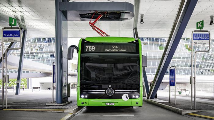 Η πρώτη εμφάνιση της νέας έκδοσης του Mercedes-Benz eCitaro με σύστημα φόρτισης μέσω παντογράφου.