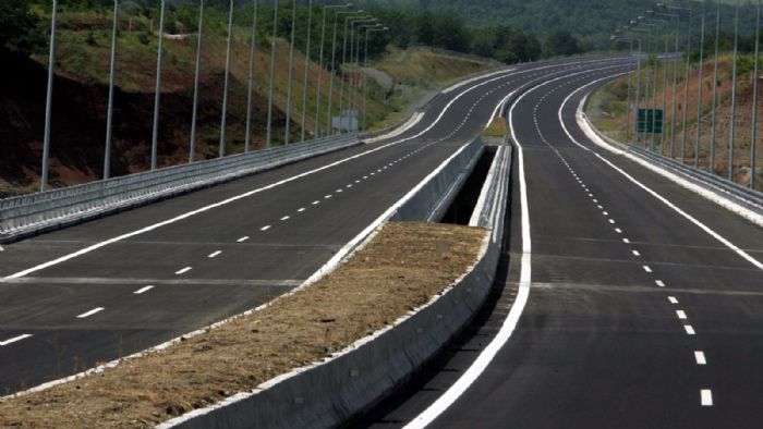 Πρόταση για αναλογικό σύστημα χρέωσης διοδίων με κόστος 0,03 ευρώ/χλμ. έκαναν οι Περιφερειάρχες Β. Ελλάδος στην Πολιτεία.