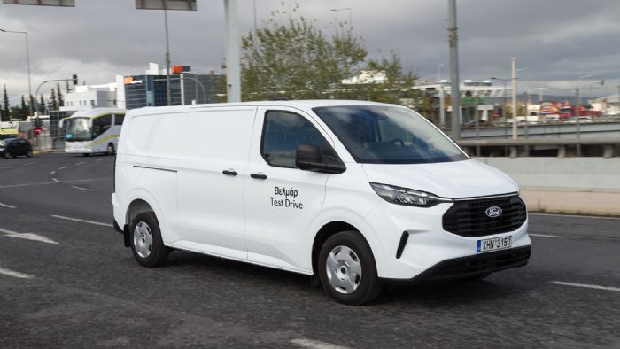 H διάκριση του νέου Transit Custom στον διαγωνισμό «International Van of the Year» για το 2024, είναι η 5η για την Ford Pro! 