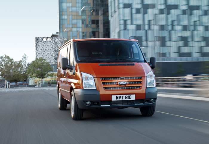 Οδηγούμε το ανανεωμένο Ford Transit