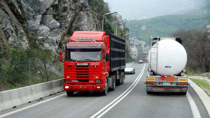 Αναβολή για την 6η Φεβρουαρίου του 2018, πήρε η συζήτηση στο ΣτΕ για την απαγόρευση κυκλοφορίας των φορτηγών στο παράπλευρο – παραλλαγμένο οδικό δίκτυο. 