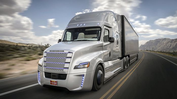 Το Freightliner Inspiration Truck είναι το πρώτο αυτόνομο φορτηγό που δοκιμάστηκε σε πραγματικές συνθήκες χρήσης στις ΗΠΑ. 