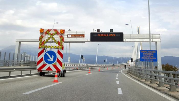 Σε μια λωρίδα κυκλοφορίας θα κινούνται τα οχήματα στη Γέφυρα με κατεύθυνση προς Ρίο, από 06:00 – 22:00, για το διάστημα 19-30/03/2018.
