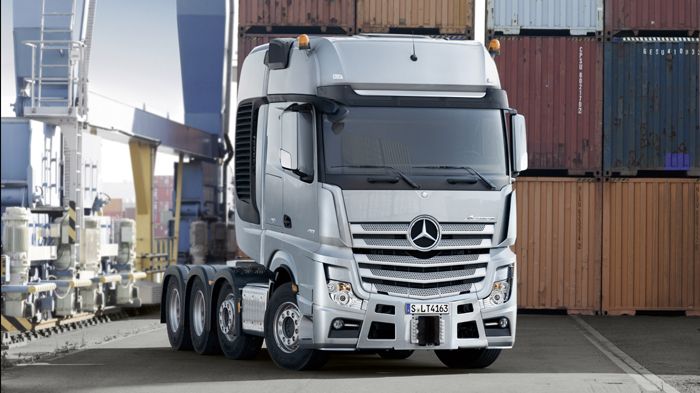 Ο κορυφαίος εκπρόσωπος της Mercedes-Benz στα υπέρ-βαρέα φορτηγά, το Actros-SLT είναι πλέον διαθέσιμος και σε εκδόσεις Euro6.