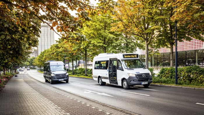 Η Mercedes-Benz παρουσίασε δύο νέες εκδόσεις Mini-Bus στη γκάμα του Sprinter.