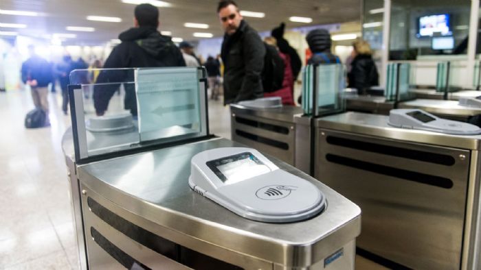 Σύμφωνα με νέα απόφαση του ΟΑΣΑ, το μέτρο του ηλεκτρονικού εισιτηρίου στις αστικές συγκοινωνίες αναμένεται να τεθεί σε εφαρμογή από την 1η Αυγούστου του 2017.