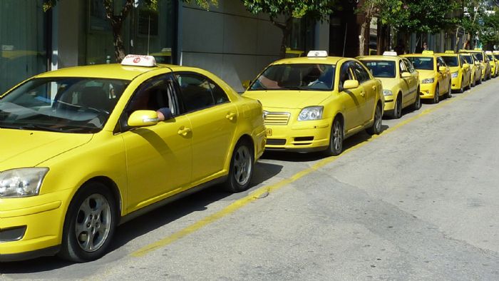 Νέες ρυθμίσεις σύντομα για τον κλάδο των Taxi