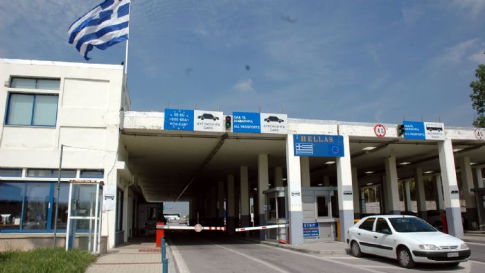 Ενισχυμένοι αναμένονται οι έλεγχοι στα συνοριακά τελωνεία όλης της χώρας με τη βοήθεια νέου υλικοτεχνικού εξοπλισμού που θα εγκατασταθεί σύντομα.