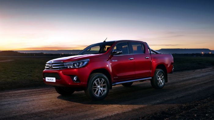 Το Toyota Hilux εξακολουθεί να αποτελεί –με διαφορά- το πιο εμπορικό ελαφρύ επαγγελματικό της ελληνικής αγοράς και μέσα στο 2017.