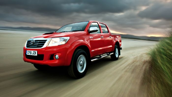 Το Toyota Hilux εξακολουθεί να είναι το πιο εμπορικό ελαφρύ επαγγελματικό στην ελληνική αγορά αν και οι πωλήσεις του έχουν μειωθεί κατά 33,33%.