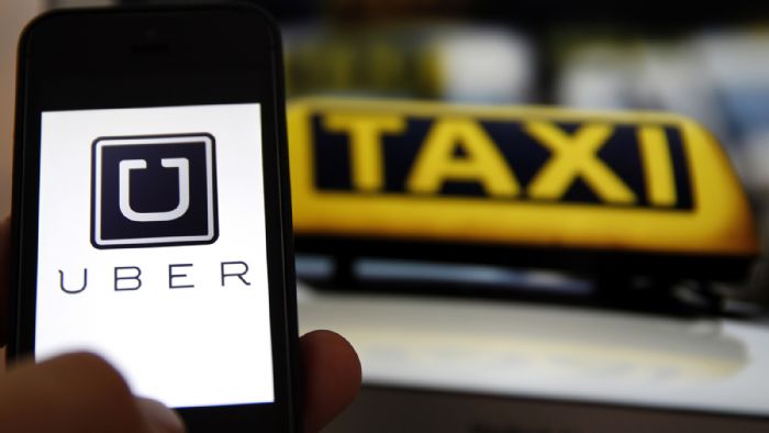 Η Uber ανακοίνωσε την αναστολή της λειτουργίας της υπηρεσίας UberX που προσέφερε μέχρι πρότινος στην Ελλάδα.