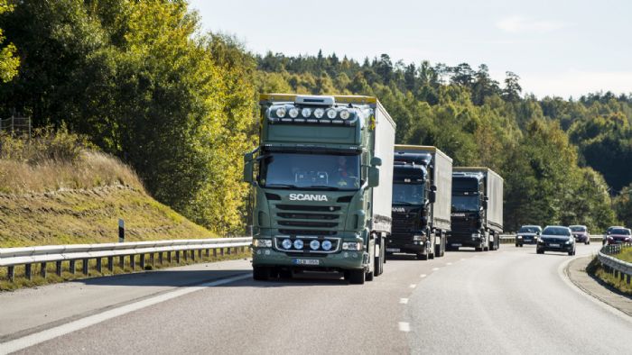 Η Scania συμμετέχει σε πολλαπλά ερευνητικά προγράμματα (σε Ασία και Ευρώπη) για την εξέλιξη του platooning μεταξύ αυτόνομα κινούμενων φορτηγών.