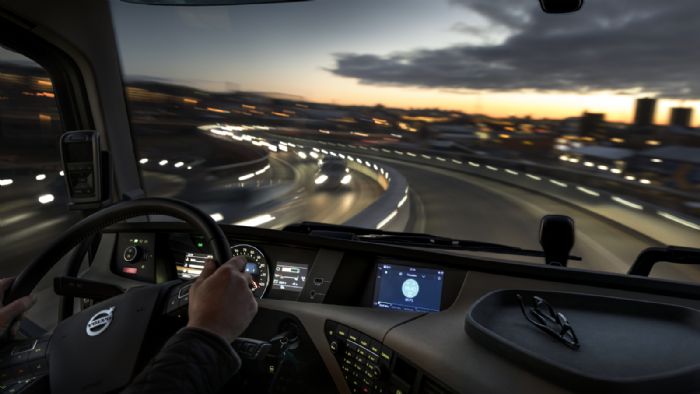 Η Volvo Trucks προσφέρει ένα νέο, ολοκληρωμένο, σύστημα πολυμέσων με τα μοντέλα FH, FM και FMX που συνδυάζει πολλαπλές από τις λειτουργίες του οχήματος.