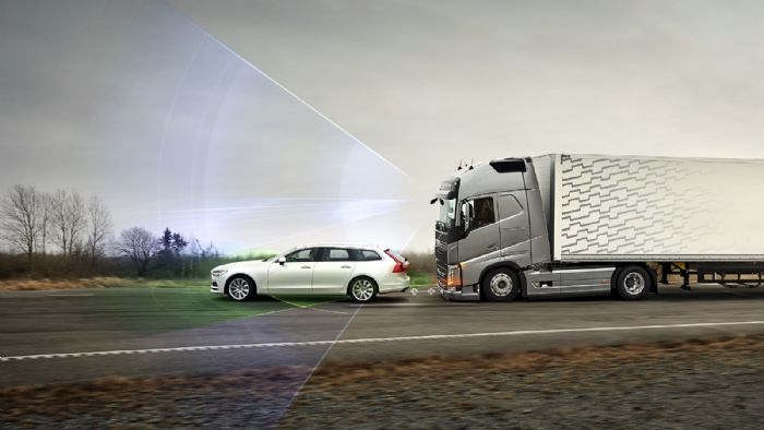 Το σύστημα Collision Warning με τη λειτουργία Emergency Brake της Volvo Trucks είναι σε θέση να αναβαθμίσει κάθετα την ενεργητική ασφάλεια ενός φορτηγού.