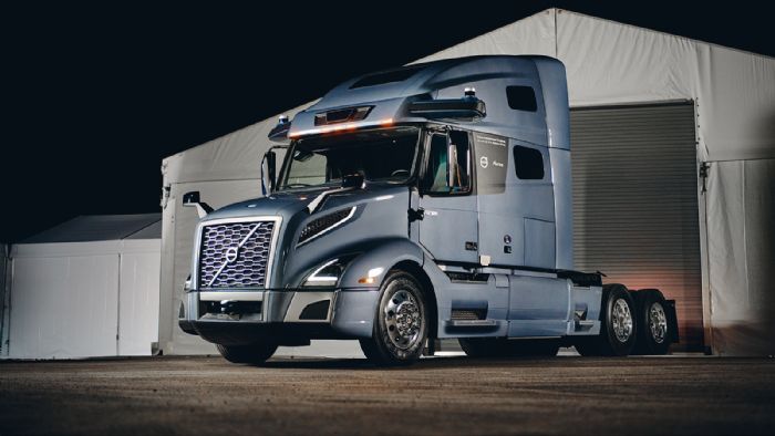 Το πρώτο βήμα προς τα αυτόνομα φορτηγά έγινε στις ΗΠΑ, με την παρουσίαση του πρωτότυπου Volvo VNL.