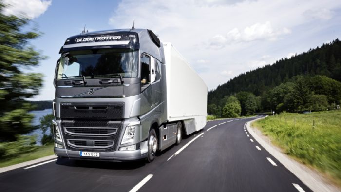 Οι επεμβάσεις στα μηχανικά μέρη και την αεροδυναμική του οχήματος, έχουν επιφέρει σημαντική μείωση στην κατανάλωση καυσίμου των νέων Volvo Trucks.