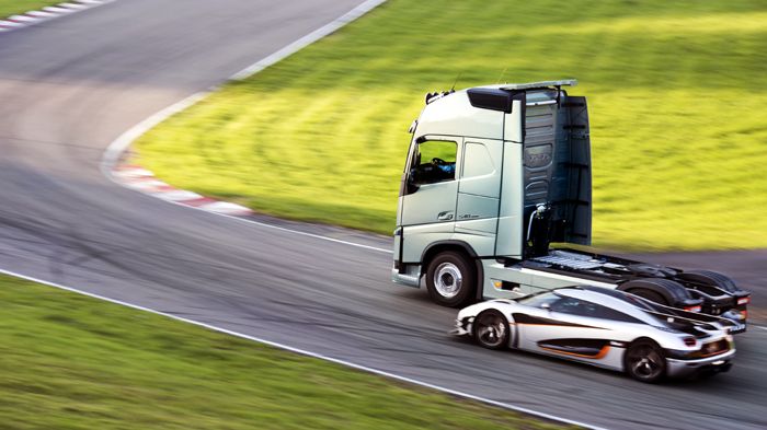 Ποιος πιστεύετε πως ήταν τελικά ο νικητής στην «κόντρα» μεταξύ του νέου Volvo FH και του Koenigsegg One:1; 
