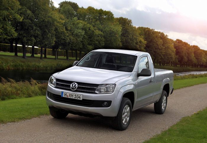 Η εμπορική πορεία του νέου VW Amarok Single Cab ξεκίνησε από την Γερμανία και μέχρι το καλοκαίρι του 2012 αναμένεται και στην χώρα μας. 