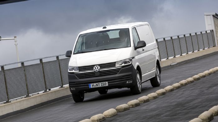 Η νέα γενιά του VW Transporter 6.1 παρουσιάστηκε επίσημα και στην Ελλάδα αναμένεται μέχρι τον Νοέμβριο του τρέχοντος έτους.