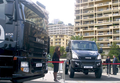 Tα ολοκαίνουργια και… ολόμαυρα μοντέλα της Iveco