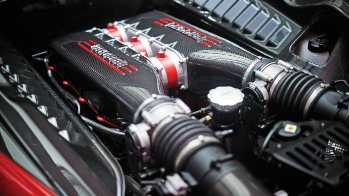 Ένα αυτοκίνητο σαν τη Ferrari 458 Speciale, της οποίας ο ατμοσφαιρικός V8 πετυχαίνει σχέση συμπίεσης 14:1, είναι απαραίτητο 
να κινείται με καύσιμο περισσότερων 
οκτανίων.