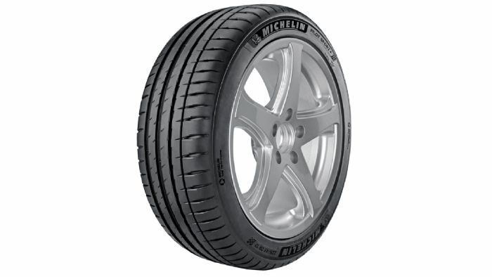 Michelin Pilot Sport 4  (225/45 R17)