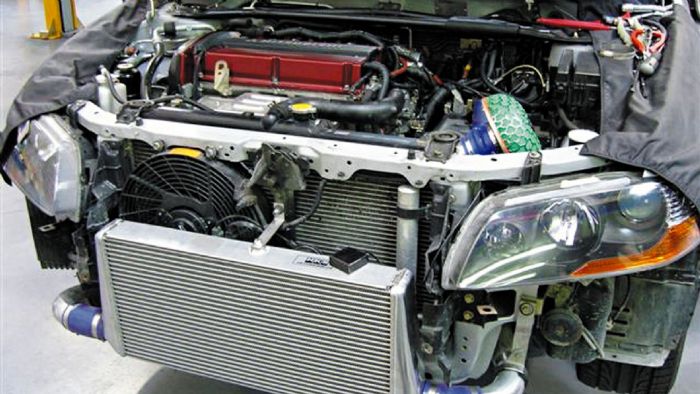 Με το 
intercooler, η θερμοκρασία μειώνεται έως και 80% και διαμορφώνεται κατόπιν, σε ελαφρώς υψηλότερα επίπεδα, σε σχέση με τη θερμοκρασία του ατμοσφαιρικού αέρα.